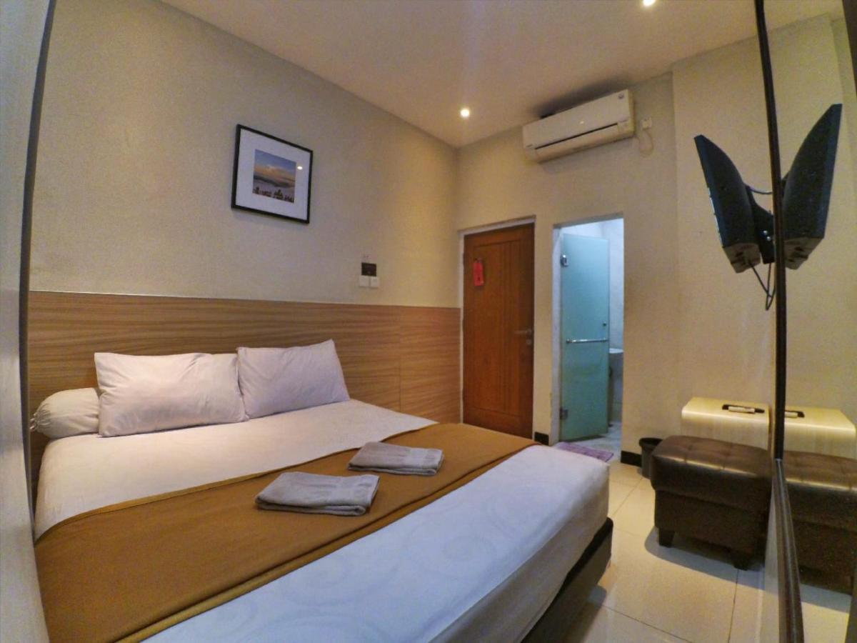 Cabin Hotel Sutomo Yogyakarta Exterior photo