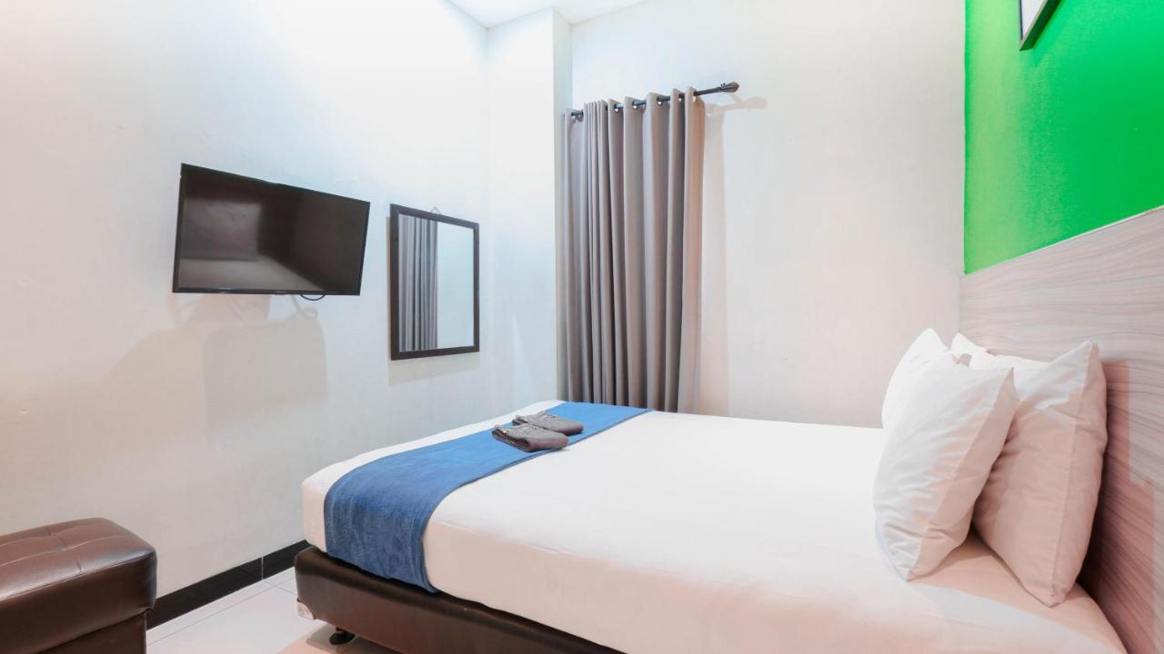 Cabin Hotel Sutomo Yogyakarta Exterior photo