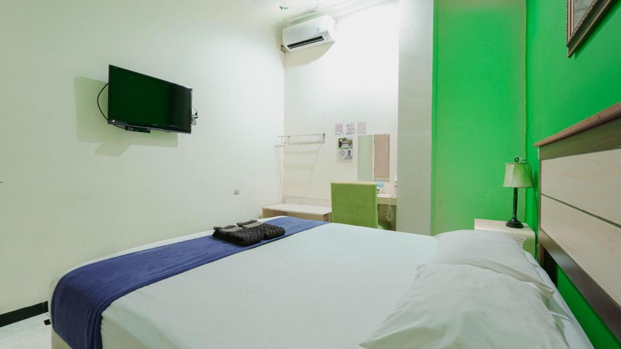 Cabin Hotel Sutomo Yogyakarta Exterior photo