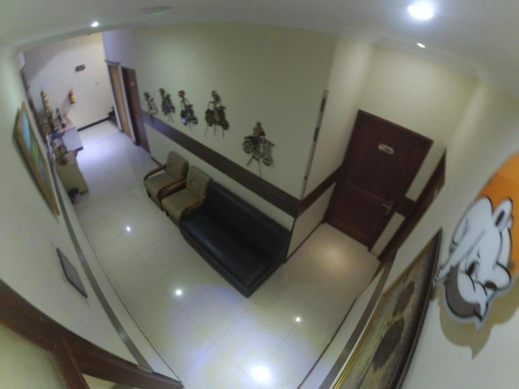 Cabin Hotel Sutomo Yogyakarta Exterior photo