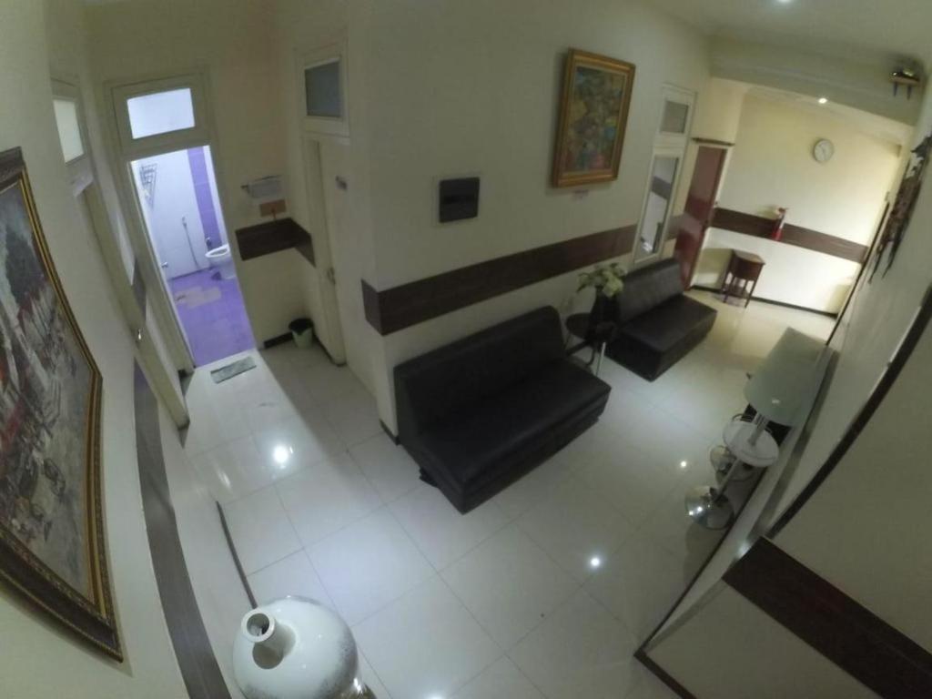 Cabin Hotel Sutomo Yogyakarta Exterior photo
