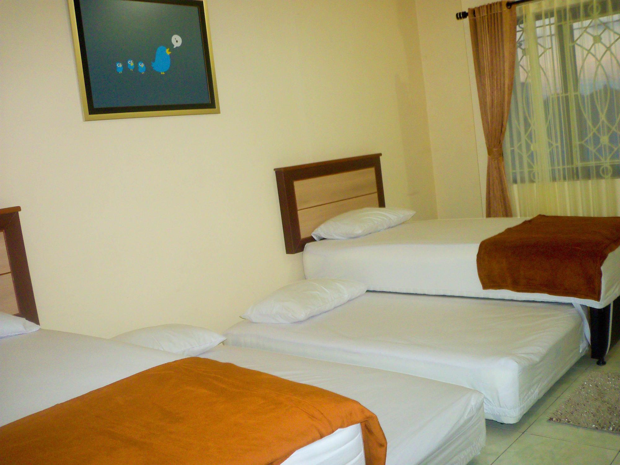 Cabin Hotel Sutomo Yogyakarta Exterior photo