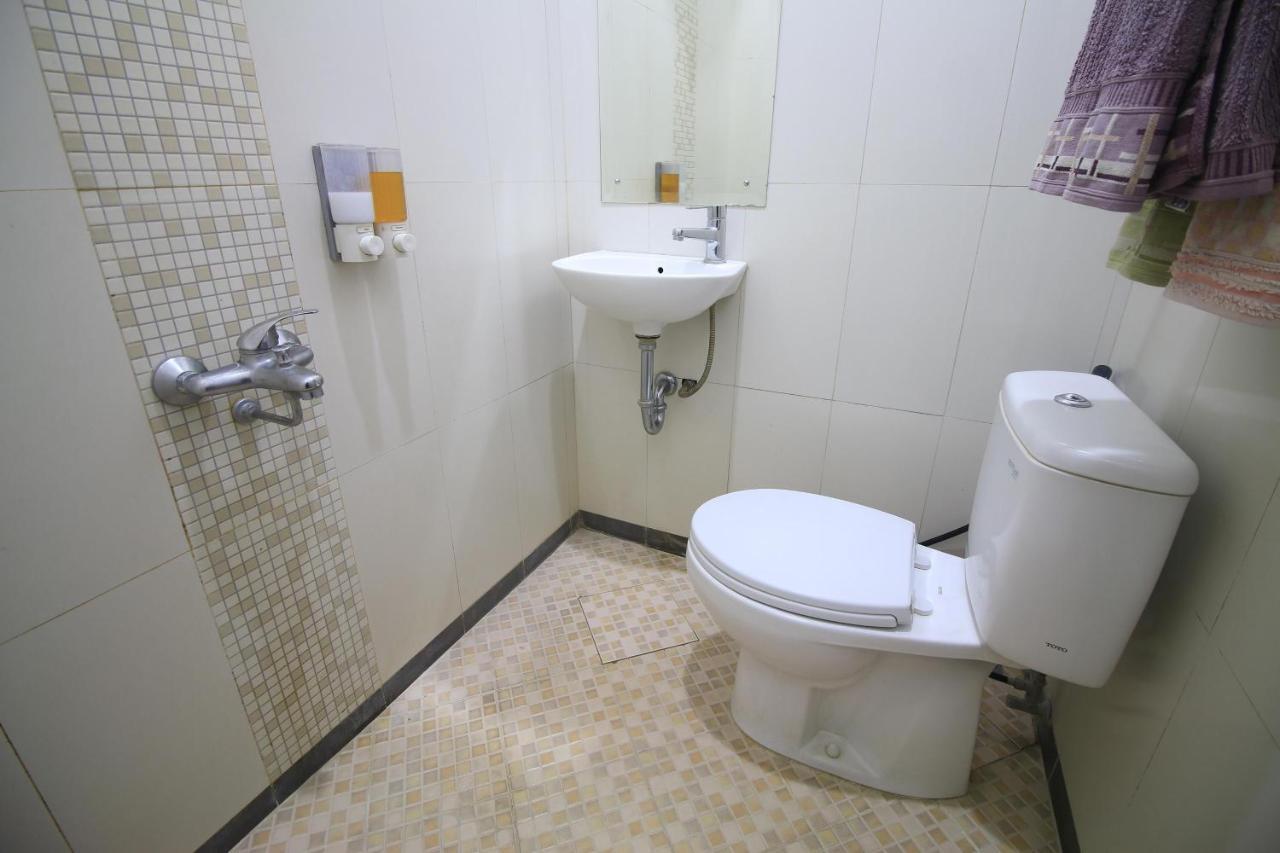 Cabin Hotel Sutomo Yogyakarta Exterior photo